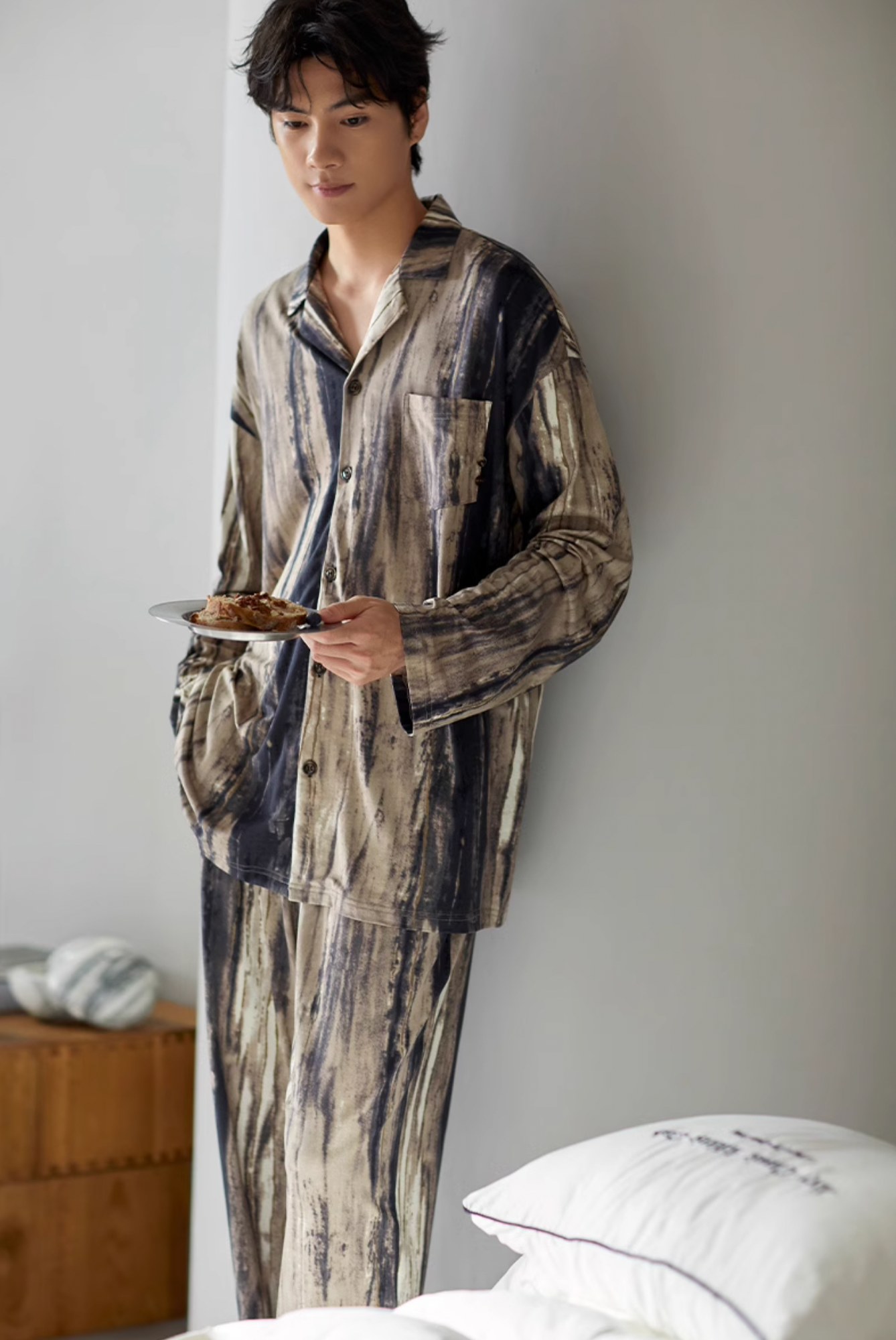 Tiě Pajamas Set