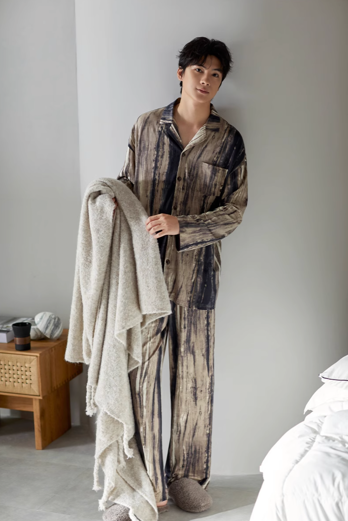 Tiě Pajamas Set