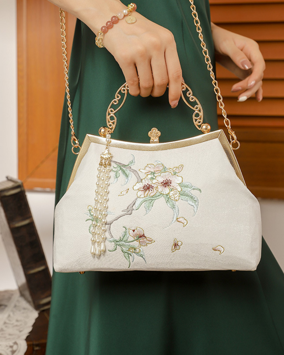 Tang Bloom Plum Blossom Clutch