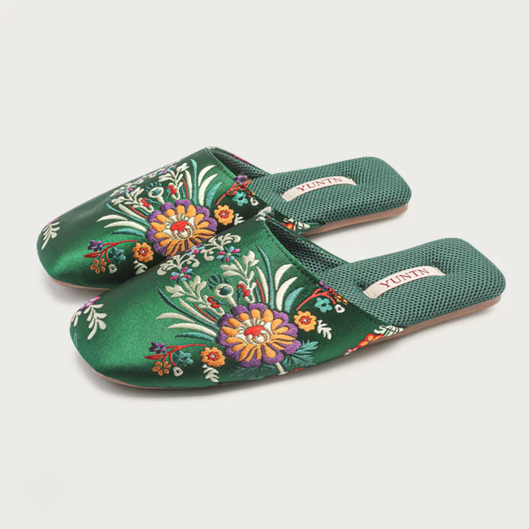 Hundred Flowers Embroidered Satin Women Indoor Slipper