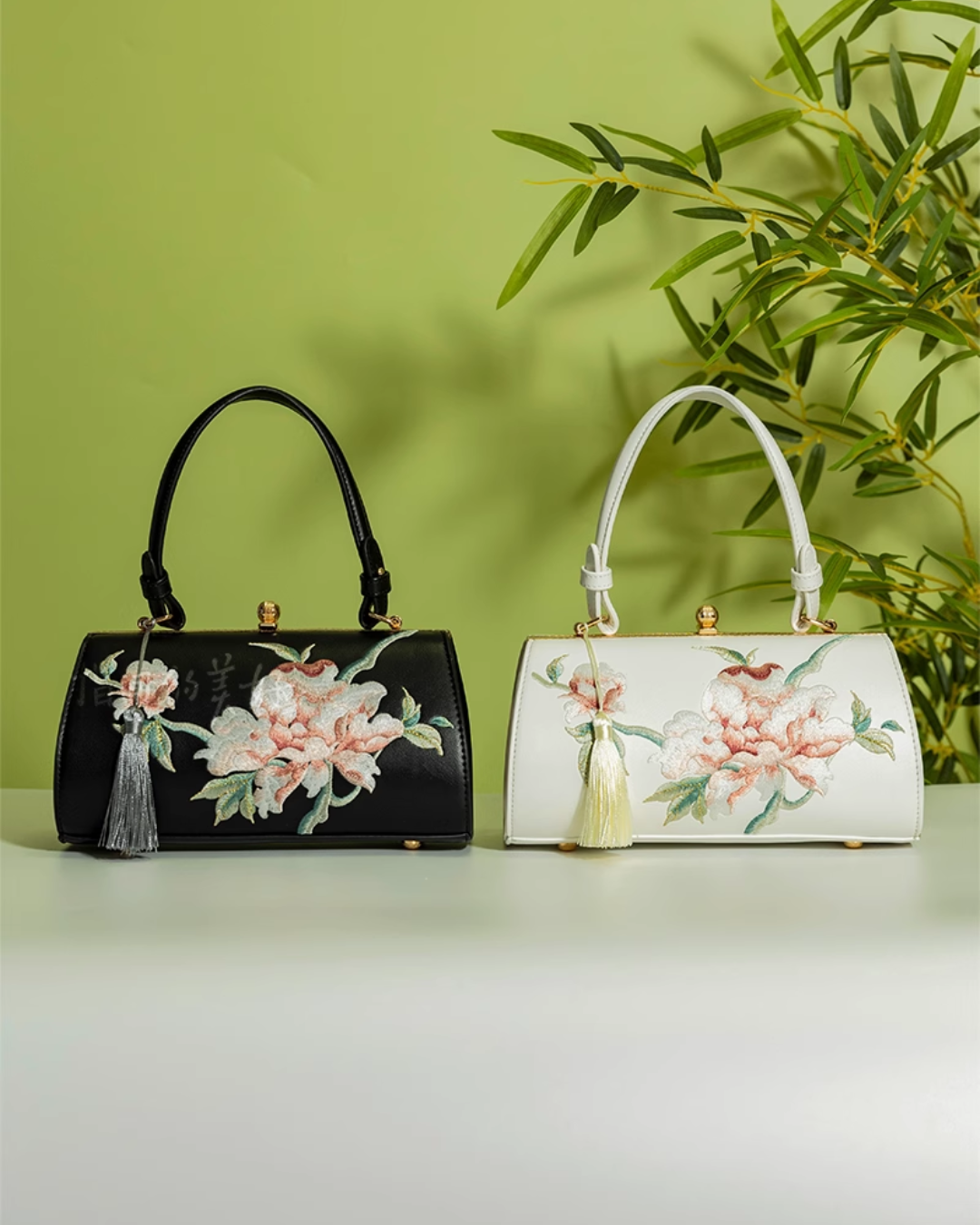 Tang Bloom Peony Clutch