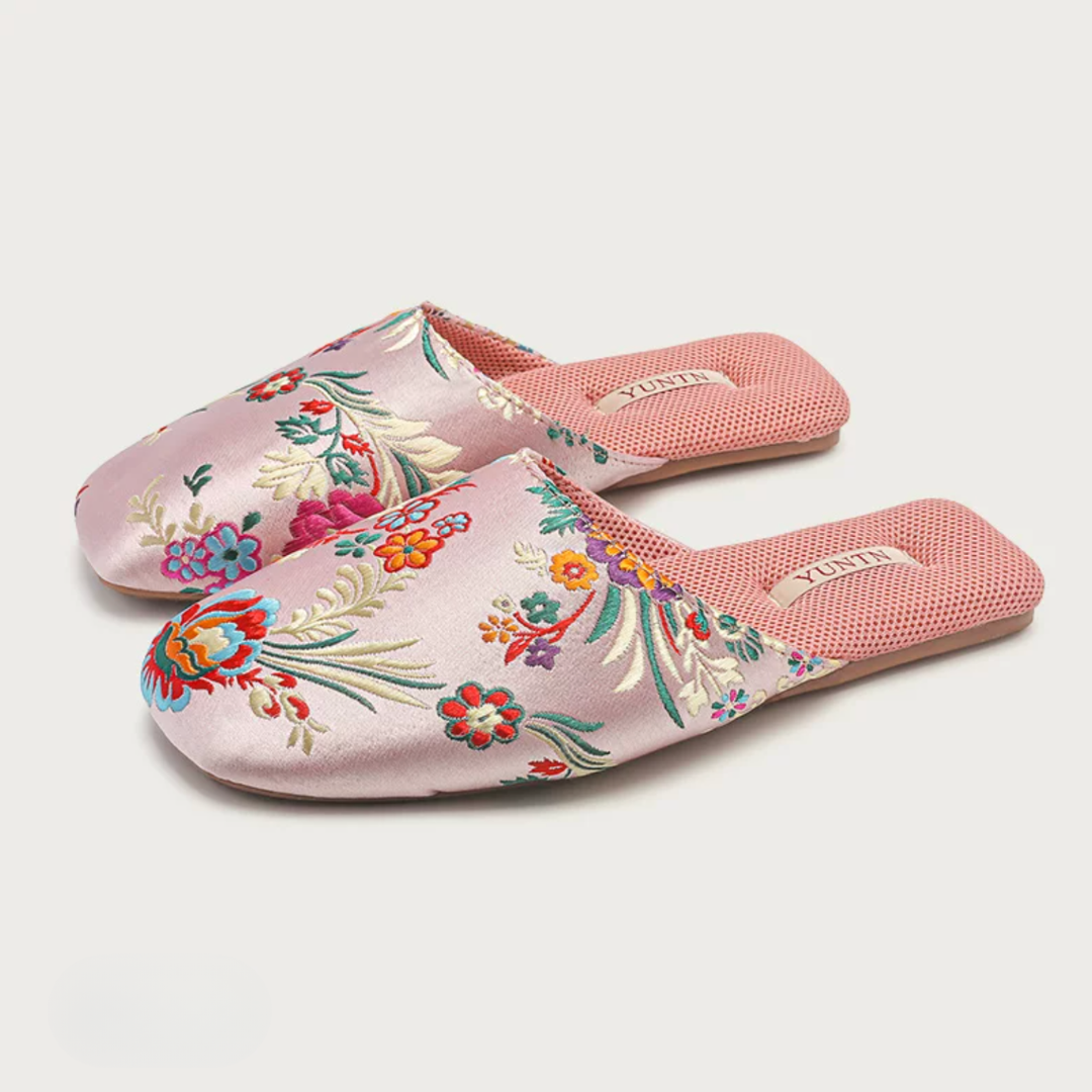 Hundred Flowers Embroidered Satin Women Indoor Slipper