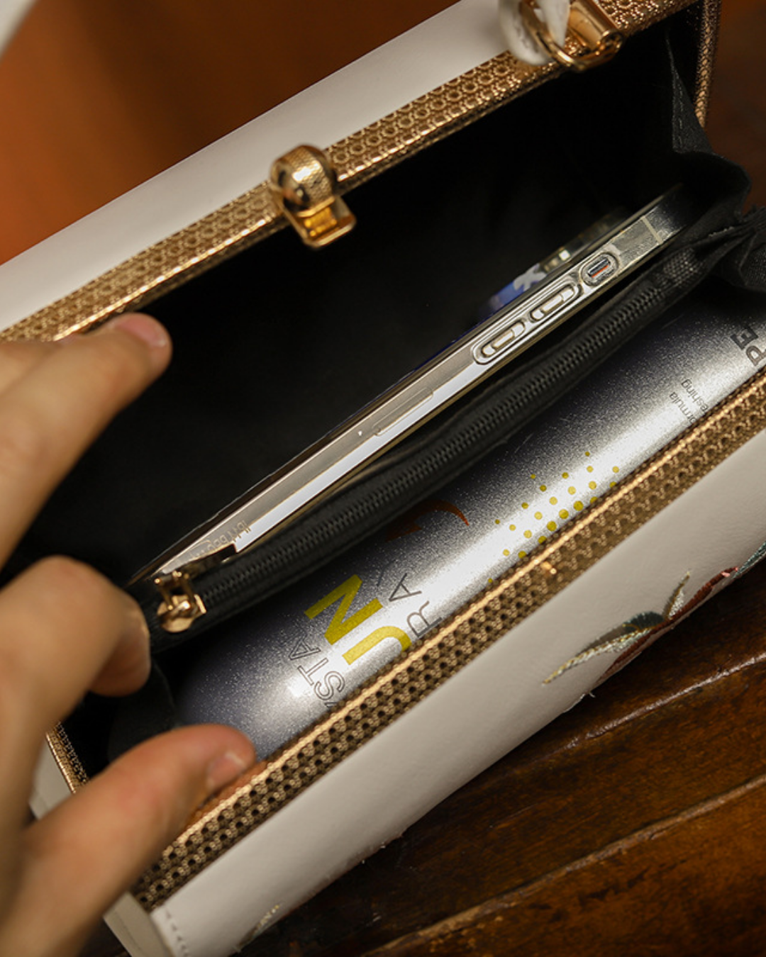 Tang Bloom Peony Clutch