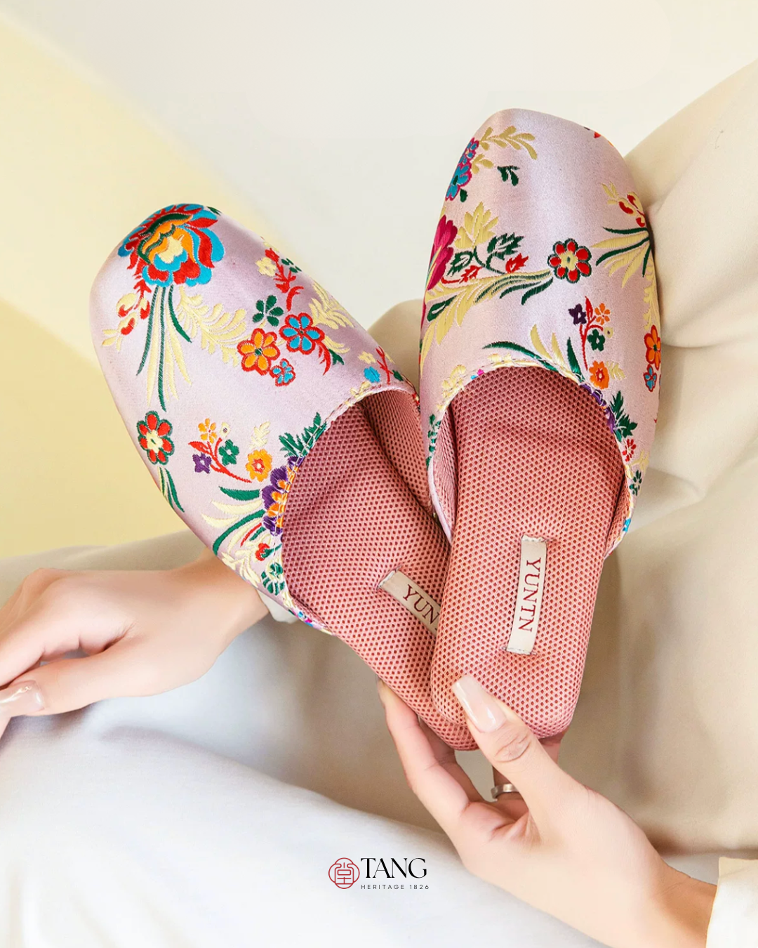 Hundred Flowers Embroidered Satin Women Indoor Slipper