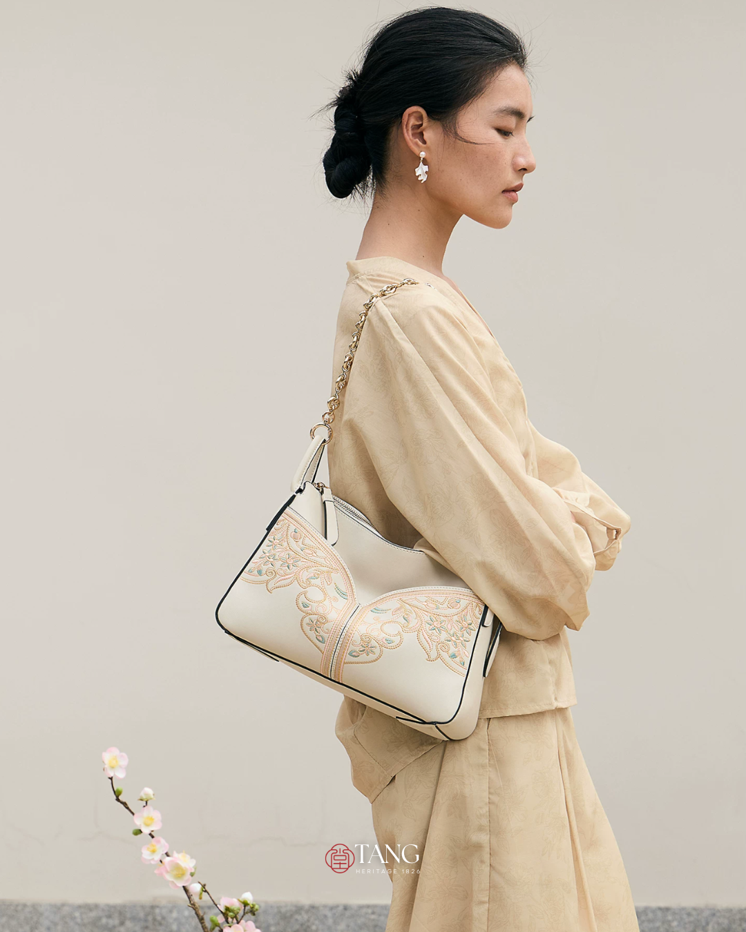 Tang Red 28 Embroidered Blooming Clouds Shoulder Bag