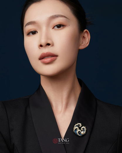 Sovereign Wave Brooch