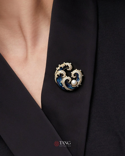 Sovereign Wave Brooch