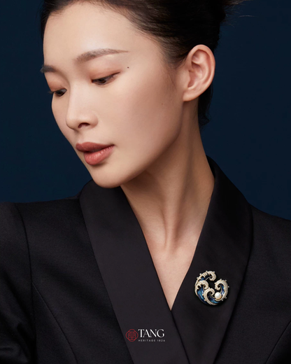 Sovereign Wave Brooch