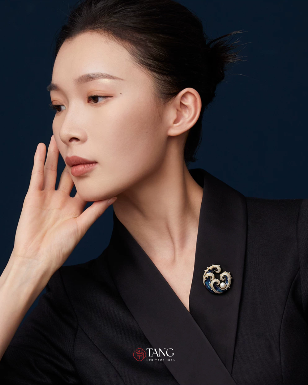 Sovereign Wave Brooch