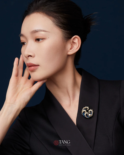 Sovereign Wave Brooch