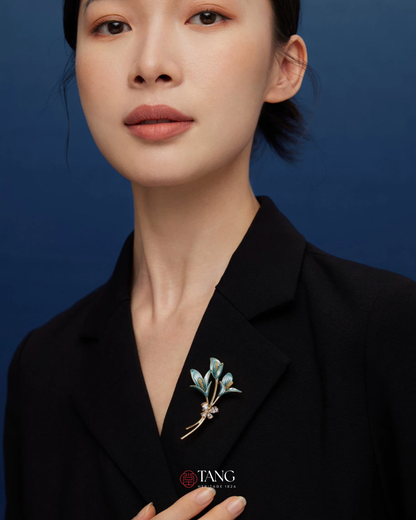 Wind Song Lily Brooch