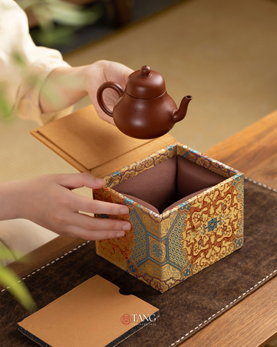 Imperial Brocade Ceramics Gift Box