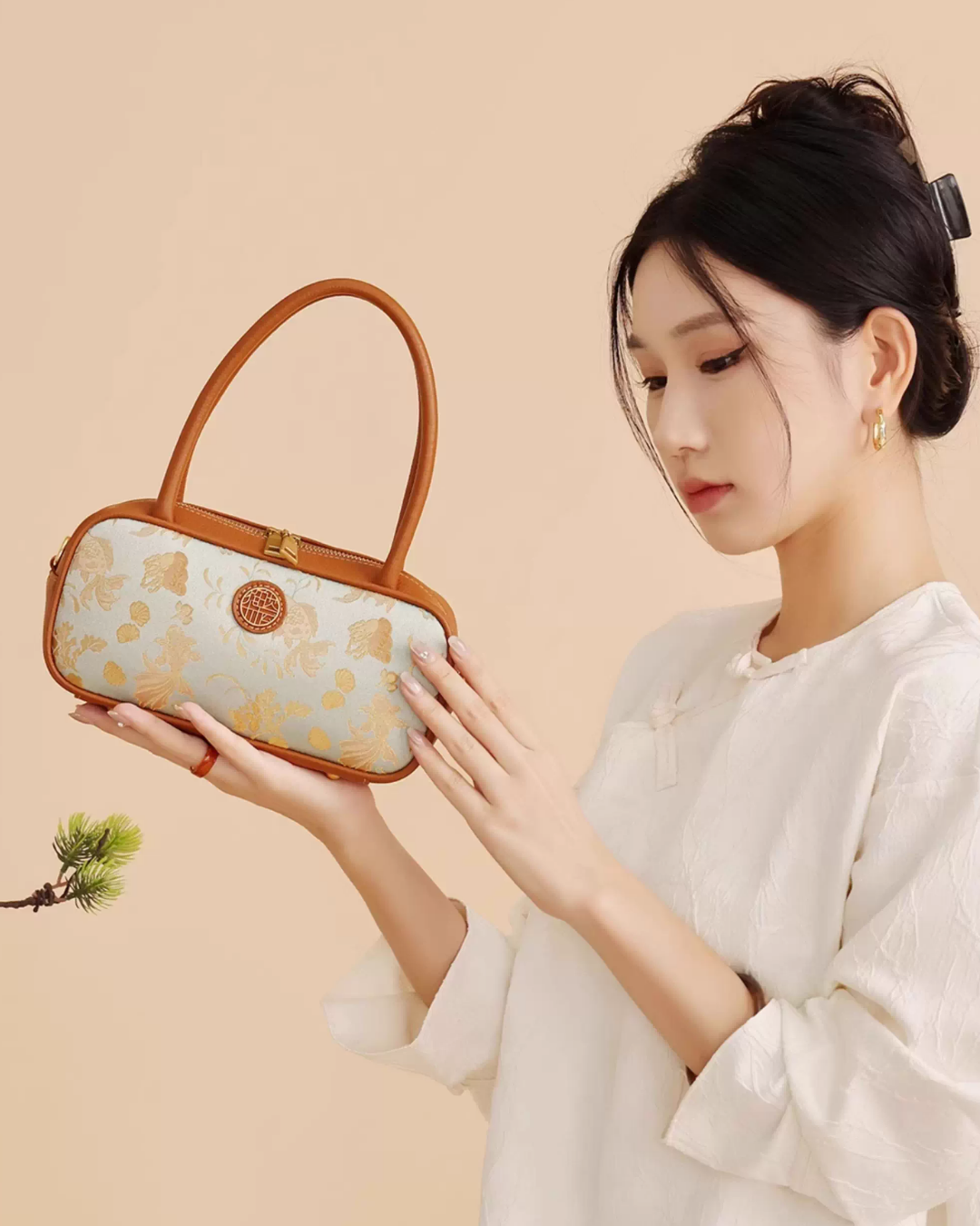 Tang Red 25 Gold Song Brocade Shoulder Bag