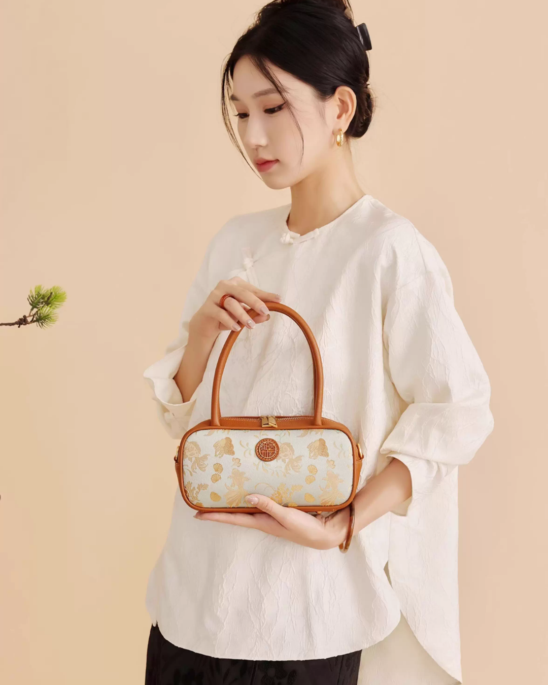 Tang Red 25 Gold Song Brocade Shoulder Bag