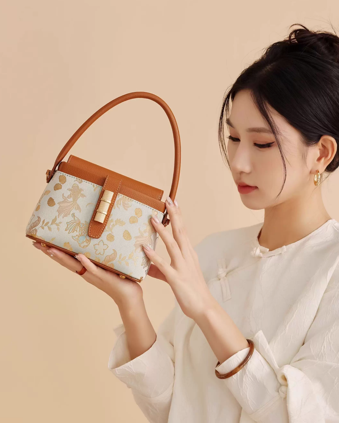 Tang Red 25 Gold Song Brocade Messenger Bag