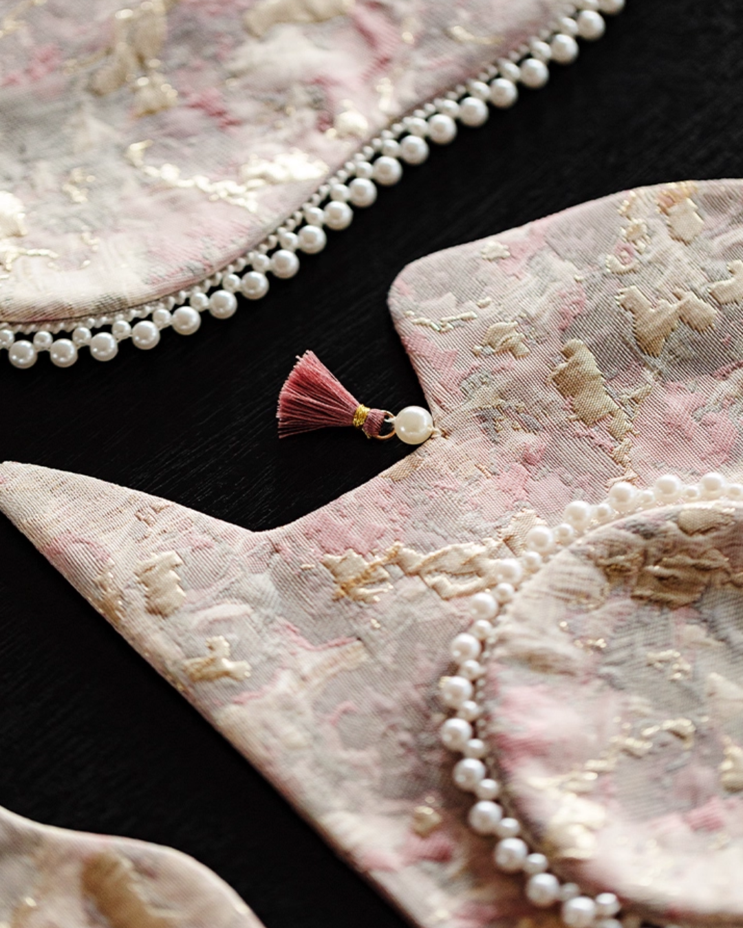 Peach Blossom Trace Tea Mat