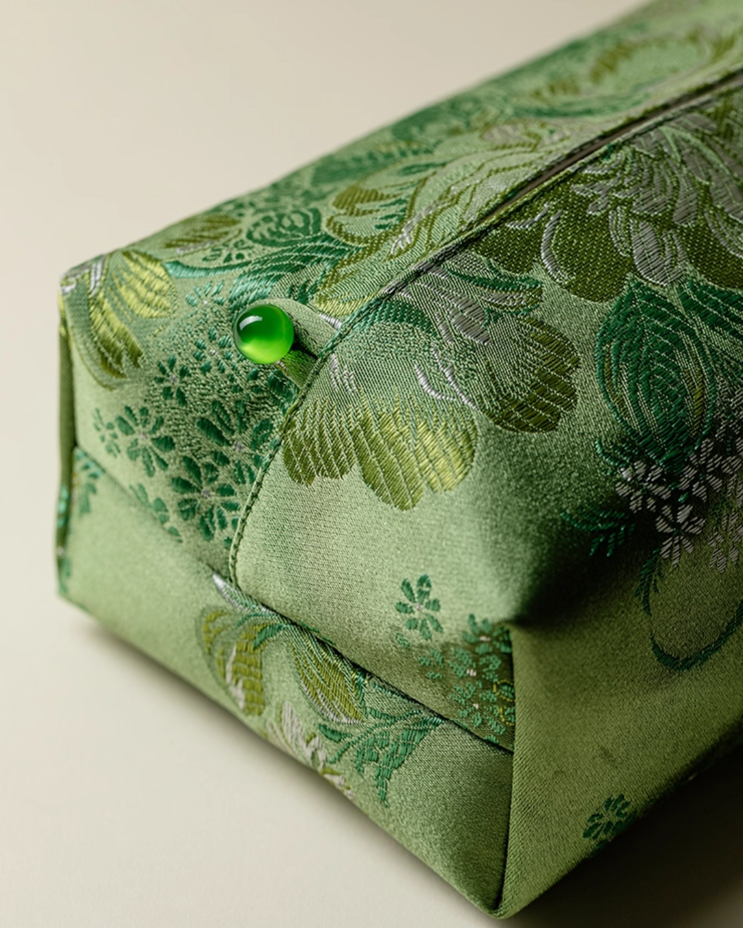 Serenade of Threads Tissue Box