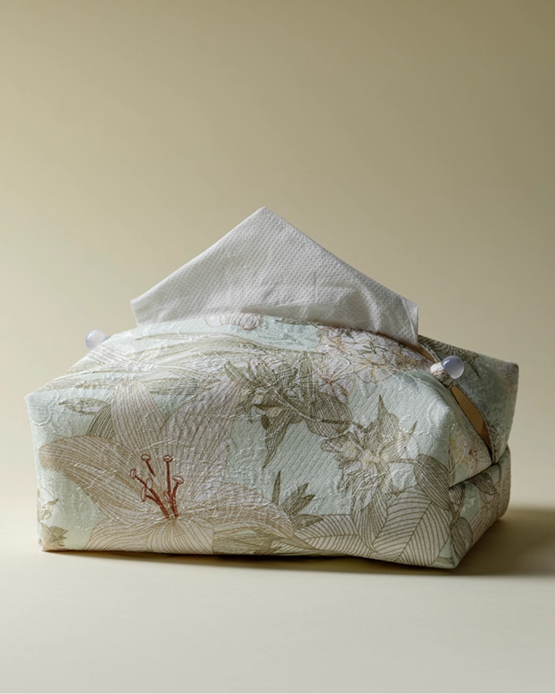 Serenade of Threads Tissue Box