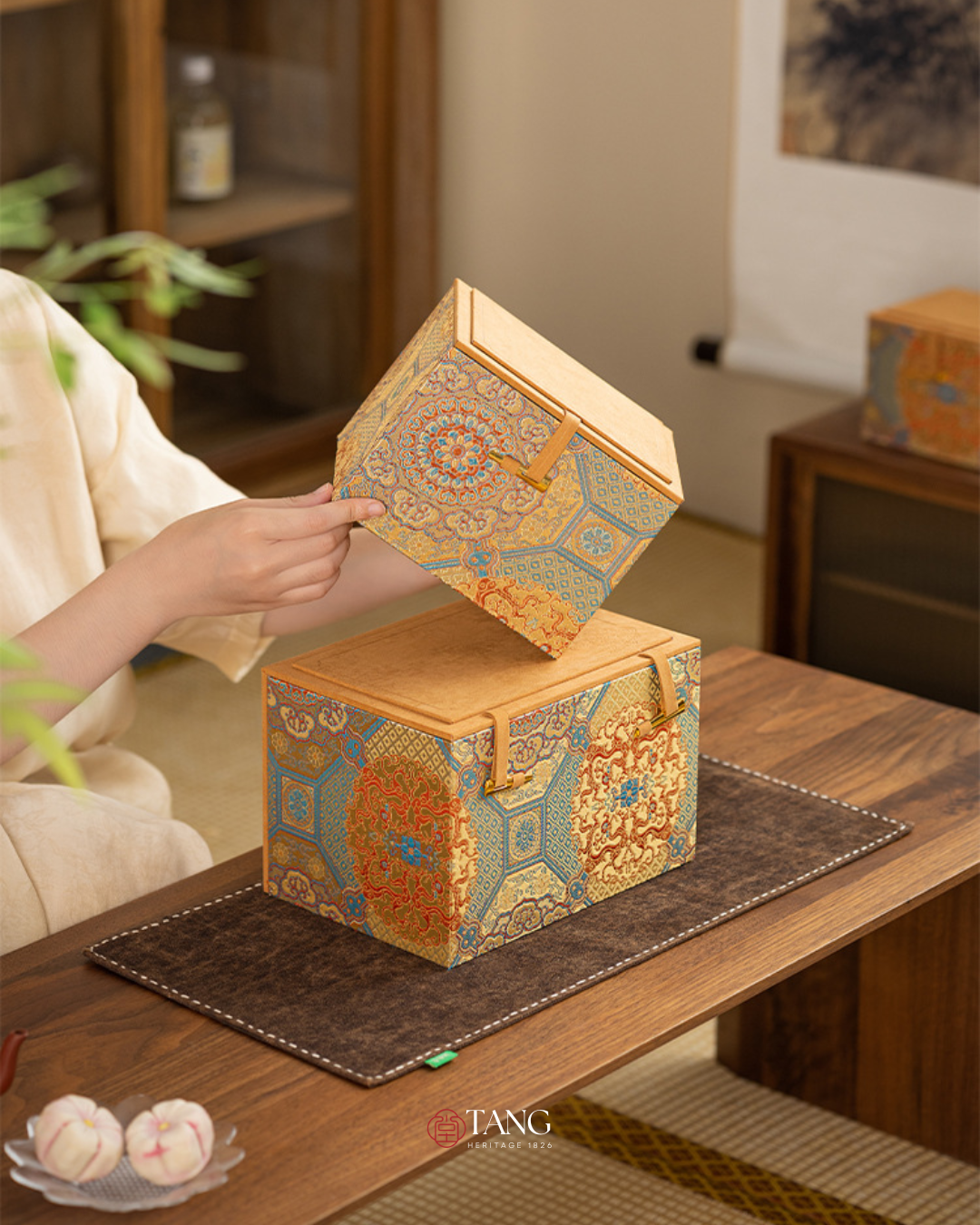 Imperial Brocade Ceramics Gift Box