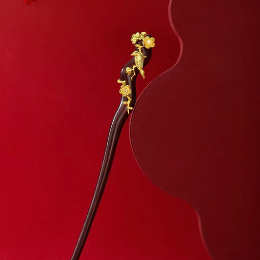 Magpie on Plum Sandalwood Hairpin