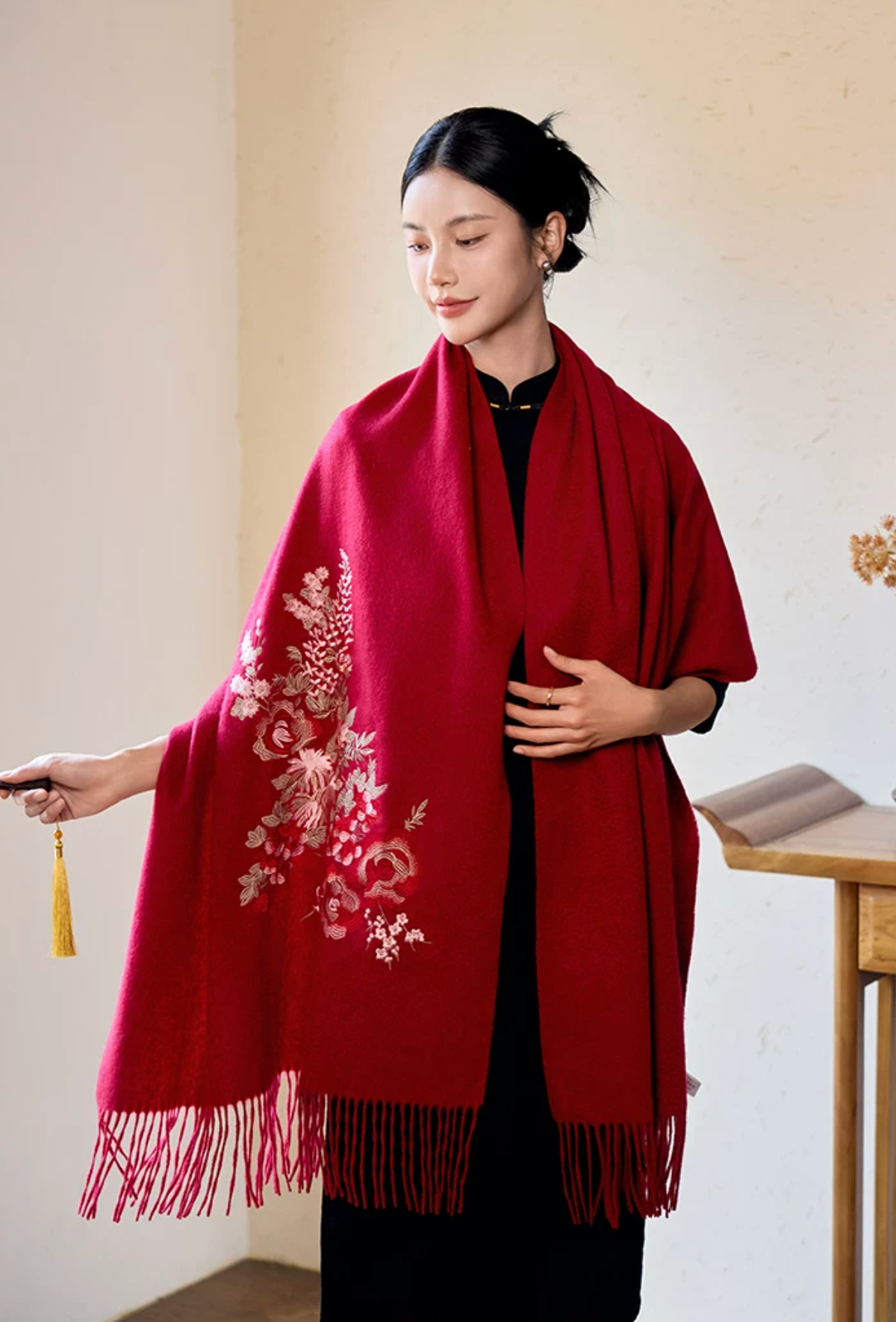 Brocade Splendour Embroidered Wool Scarf / Shawl