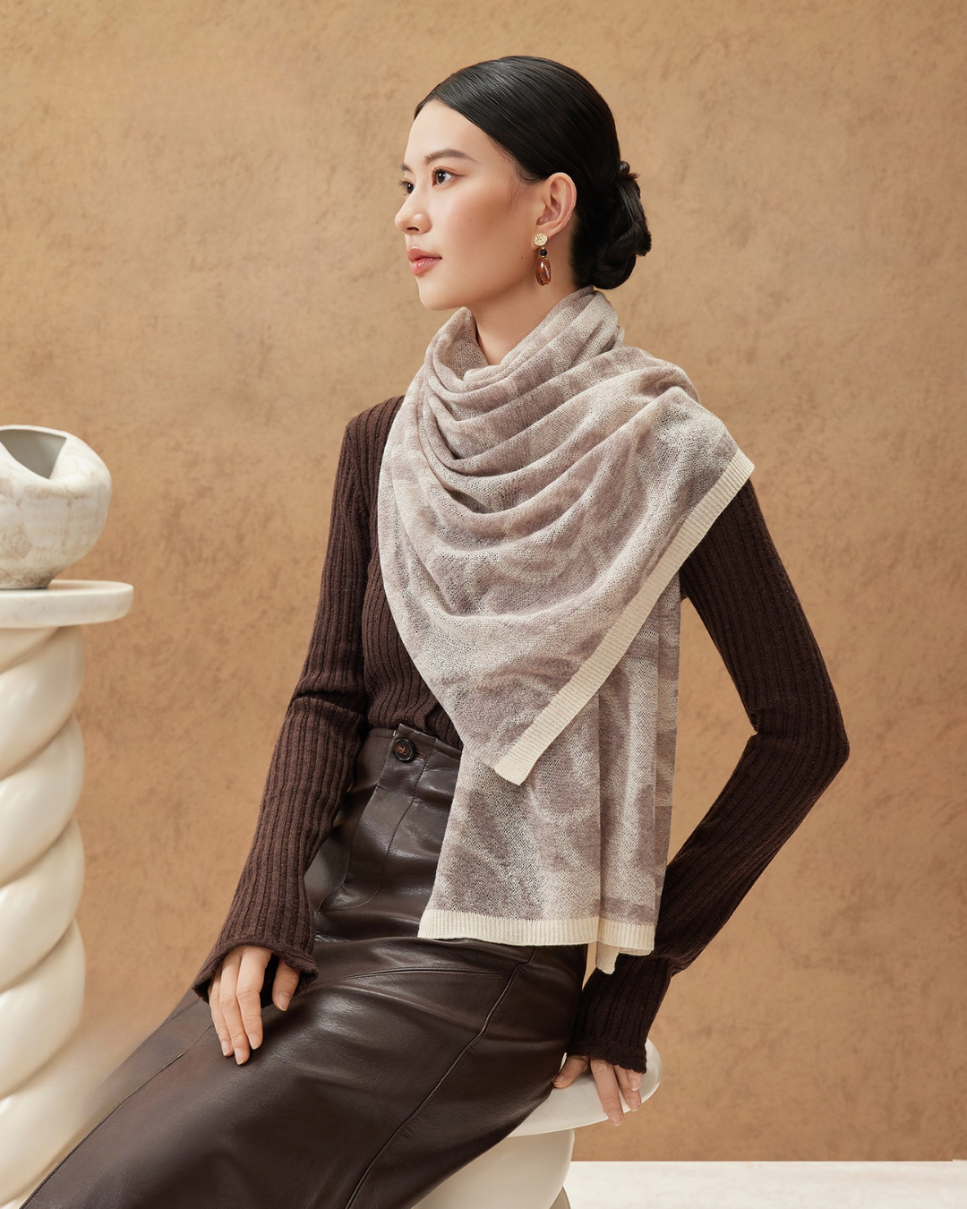 Camellia Season Jacquard Knit Wool Shawl / Scarf
