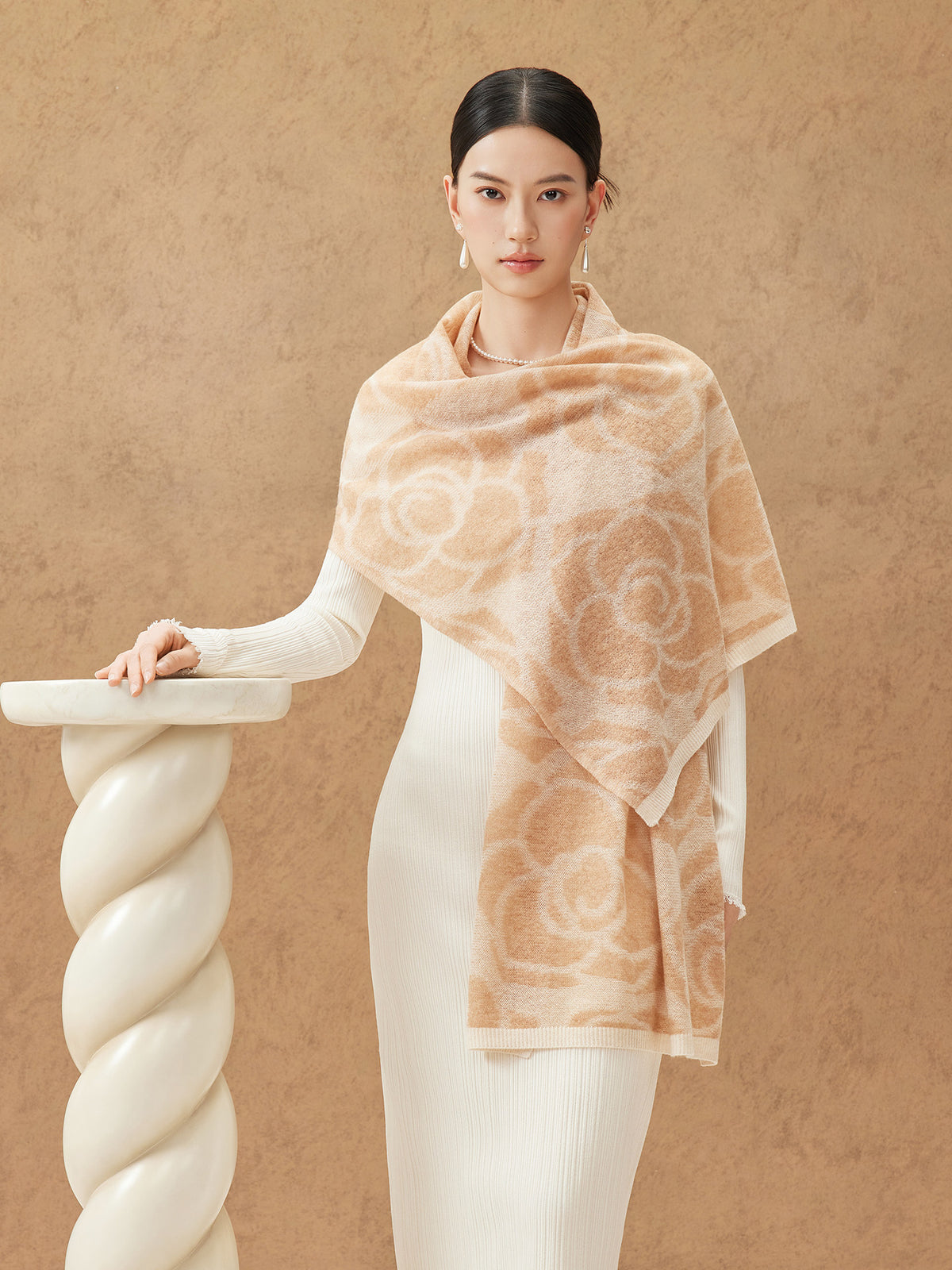 Camellia Season Jacquard Knit Wool Shawl / Scarf