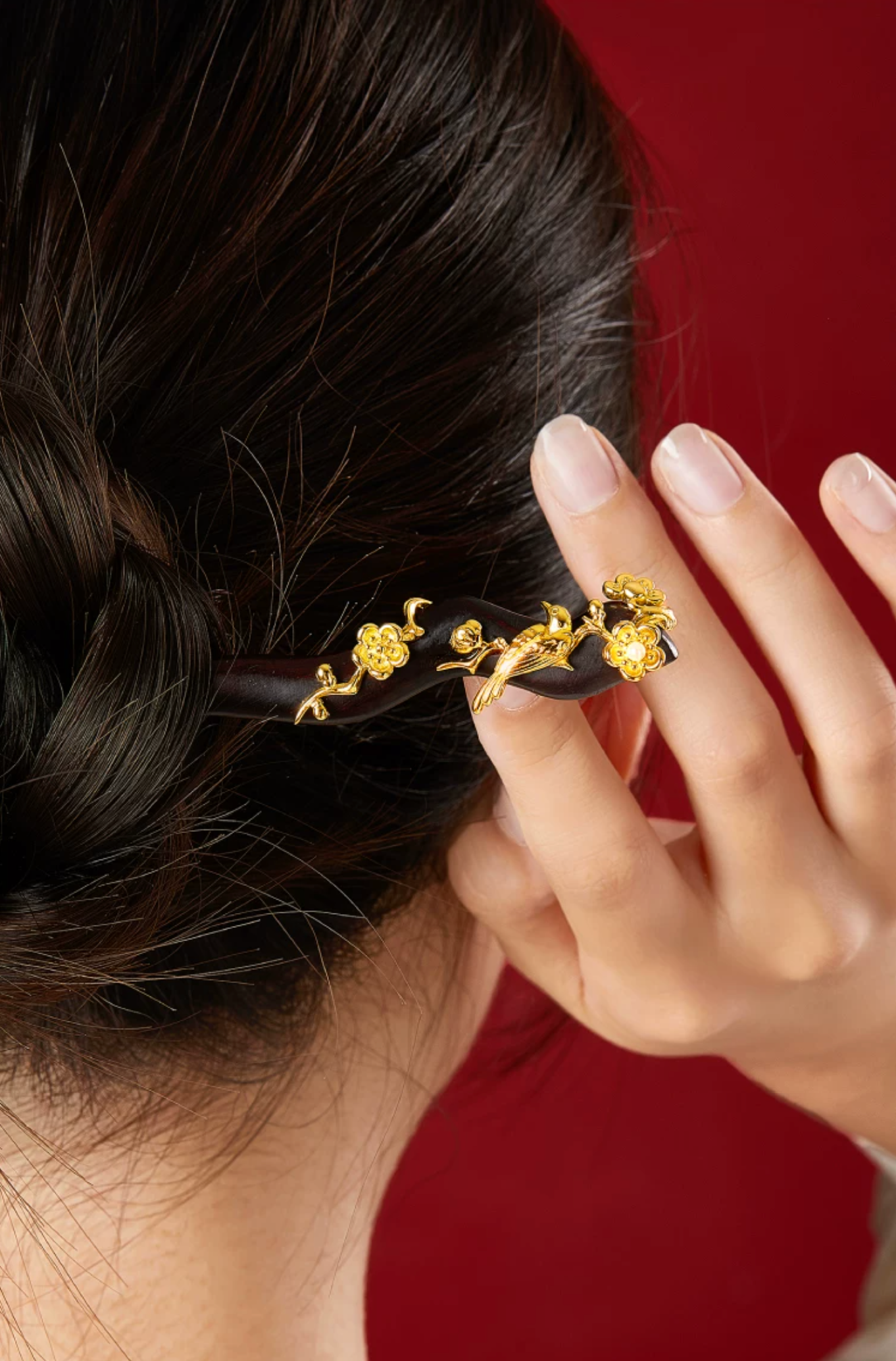 Magpie on Plum Sandalwood Hairpin