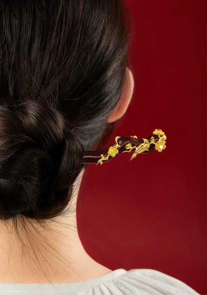 Magpie on Plum Sandalwood Hairpin