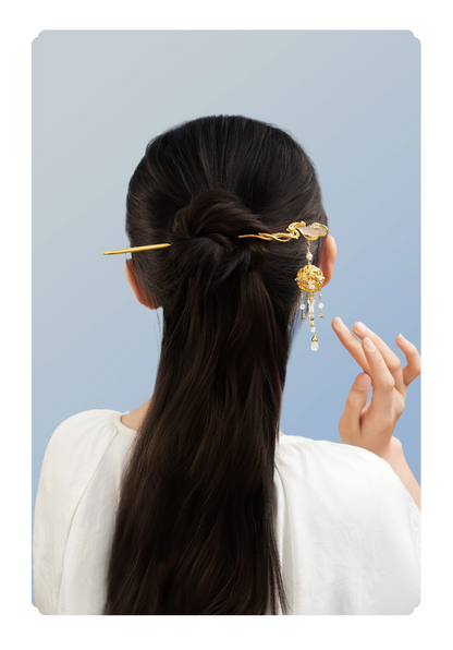Moon Rabbit Among Clouds Hairpin