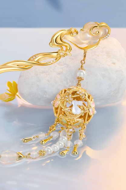 Moon Rabbit Among Clouds Hairpin