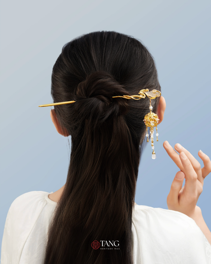 Moon Rabbit Among Clouds Hairpin