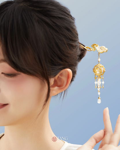 Moon Rabbit Among Clouds Hairpin