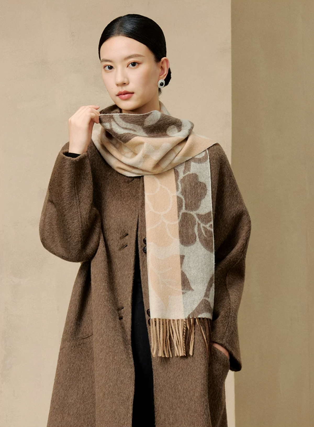 Peony Silhouette Reversible Wool Scarf