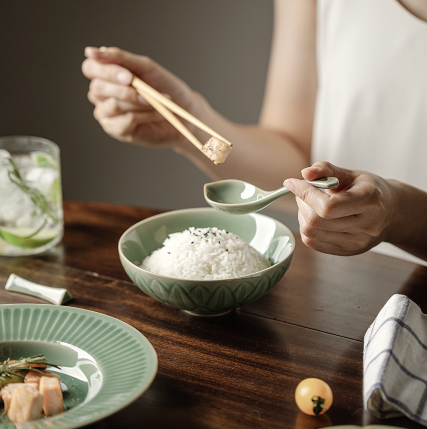 Yue Kiln Plum Small Food Bowl and Spoon Gift Set