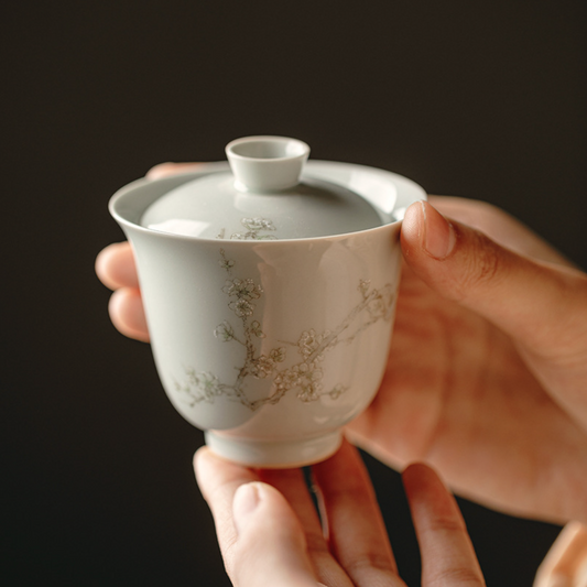 Gu Qing Plum Blossom Covered Tea Cup