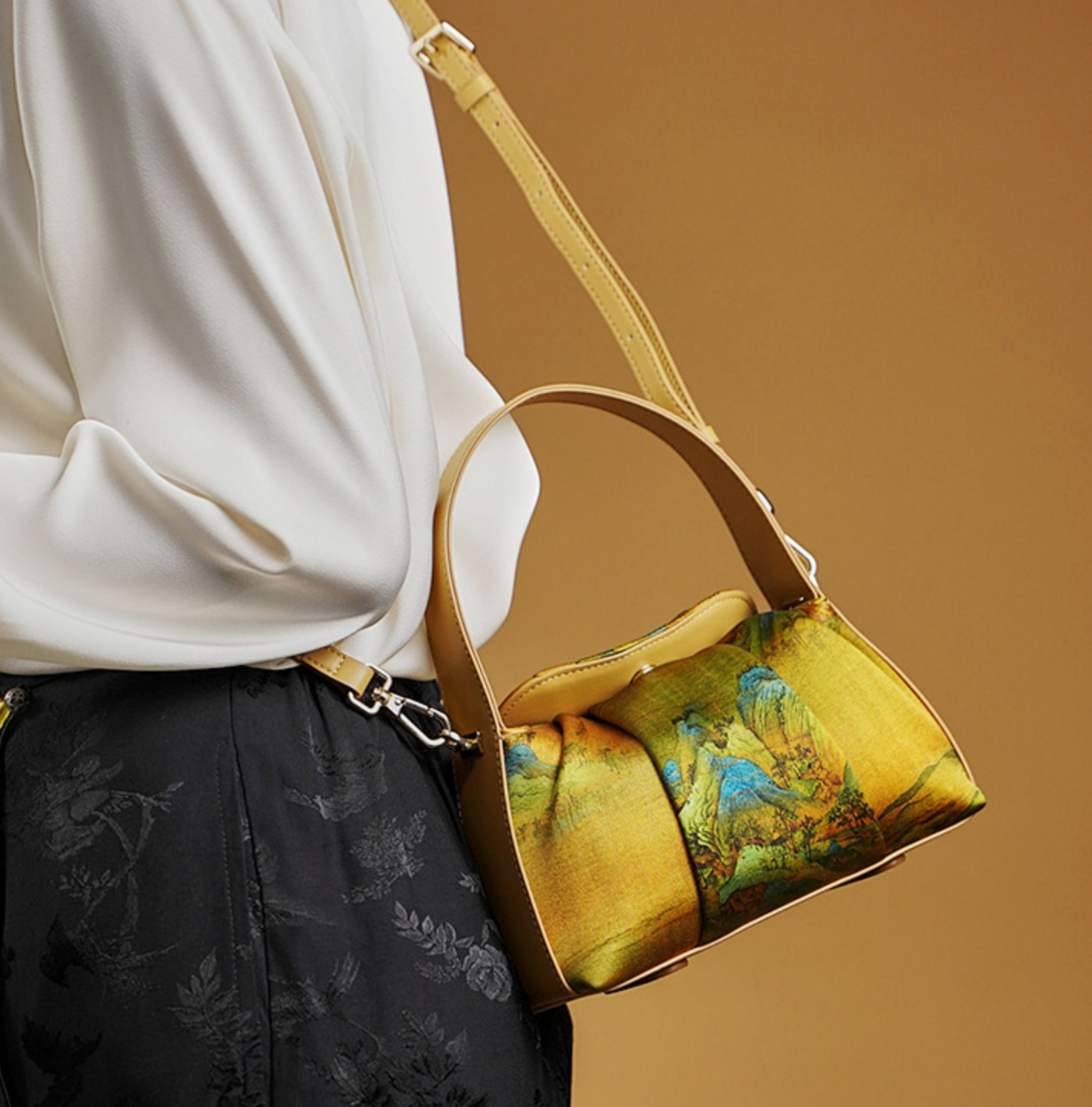 A Thousand Li - Artwork Silk™ Shoulder Bag