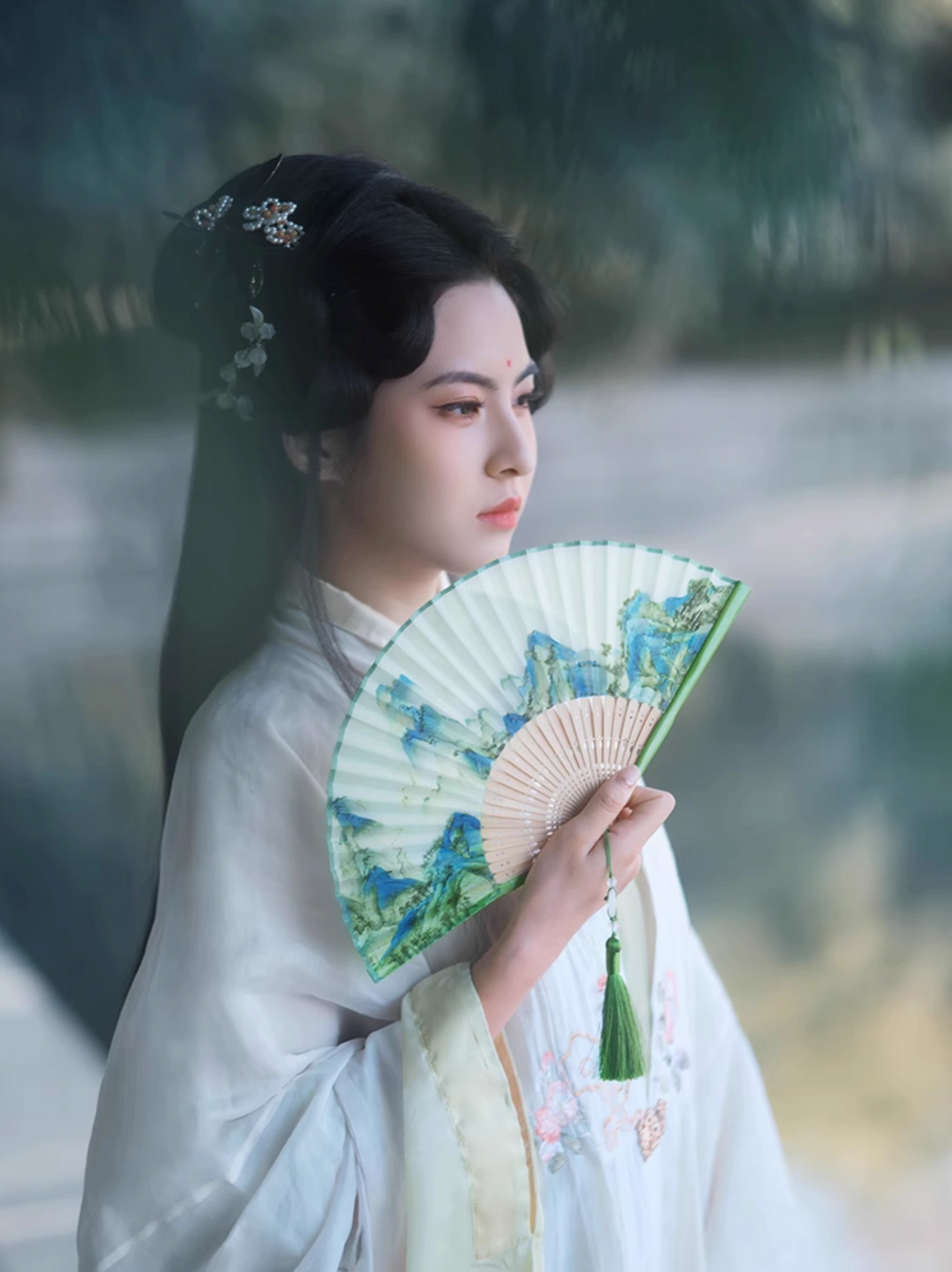 A Thousand Li  Artwork Folding Fan Gift Set