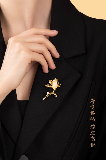 Yu Lan Magnolia Artwork Brooch Gift Set
