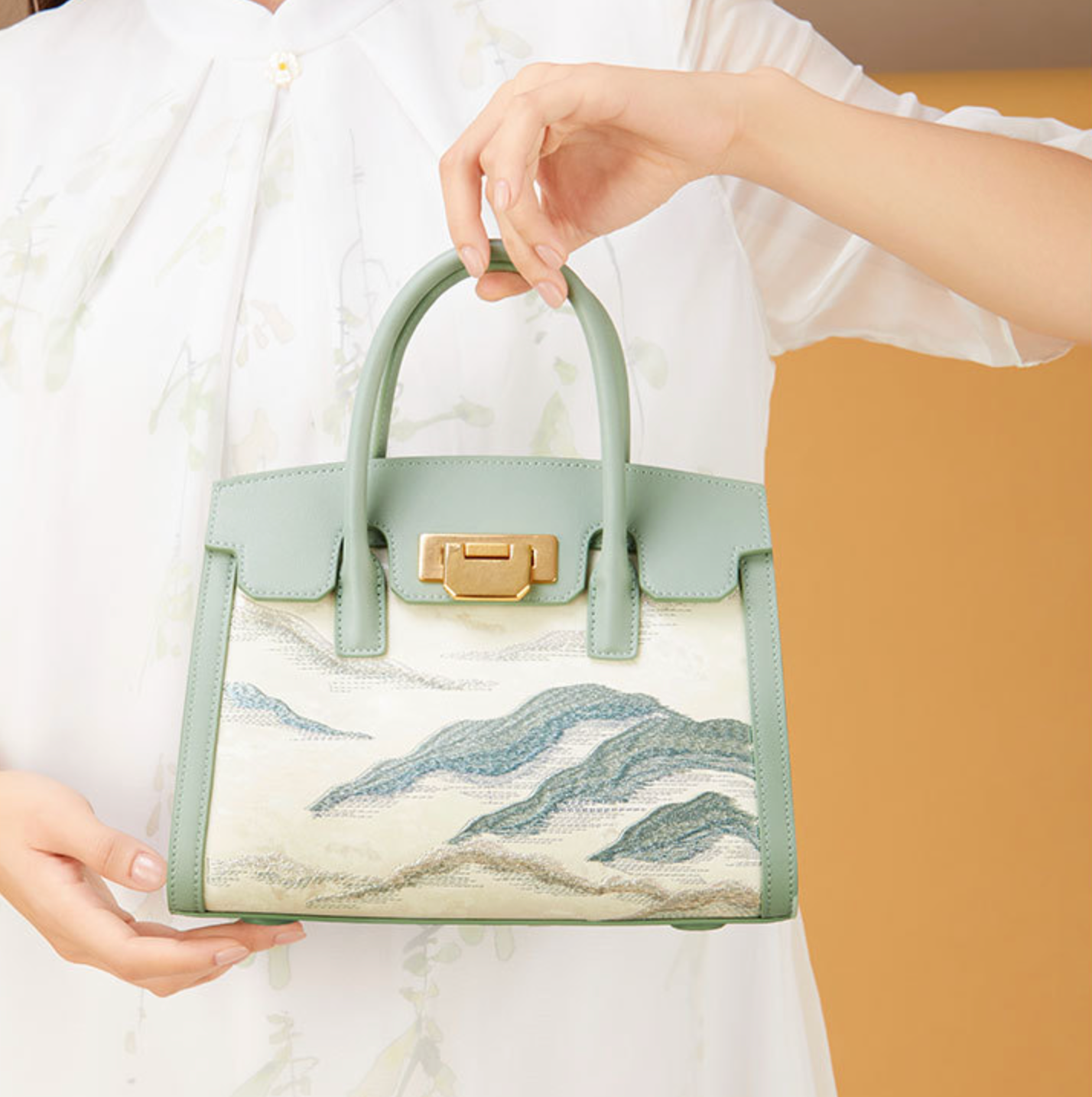 Mountain Mist Art Top Handle Clasp Tote Bag