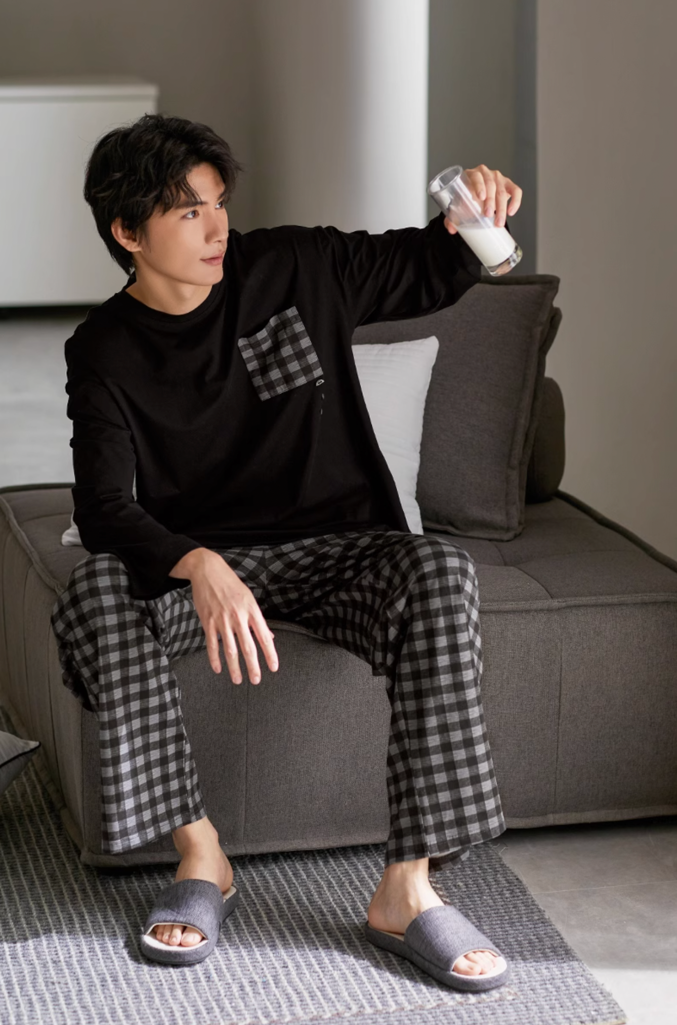 Gé Pajamas Set (T-Shirt & Pants)