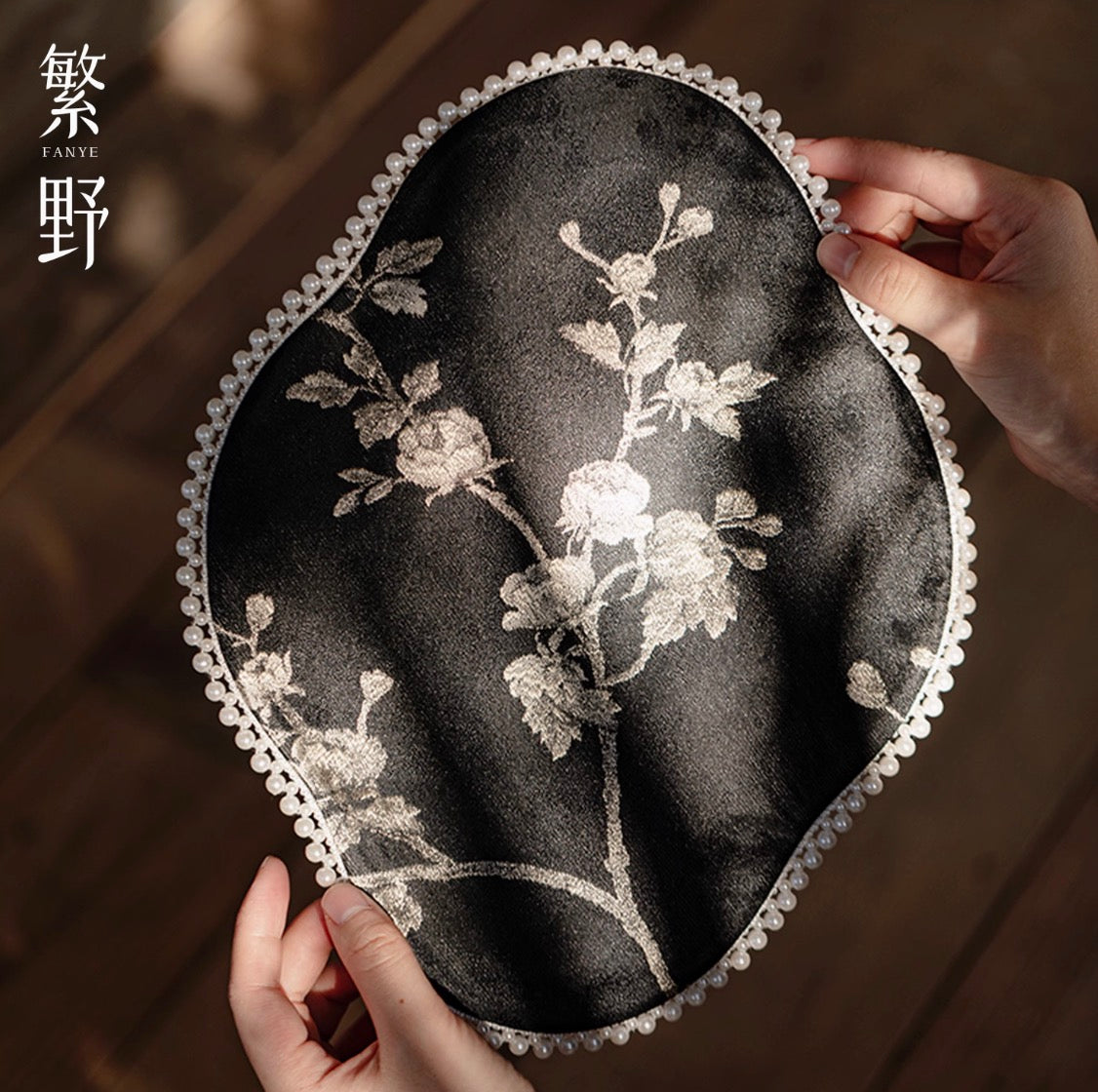 Pearlshade Bloom Brocade Tea Mat