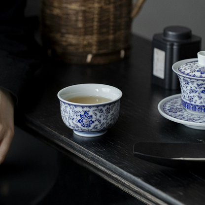 Qing Hua Lotus Vines Round Palm Tea Cup