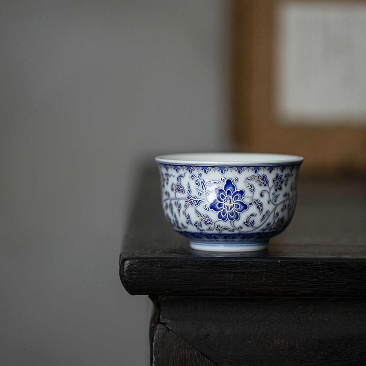 Qing Hua Lotus Vines Round Palm Tea Cup