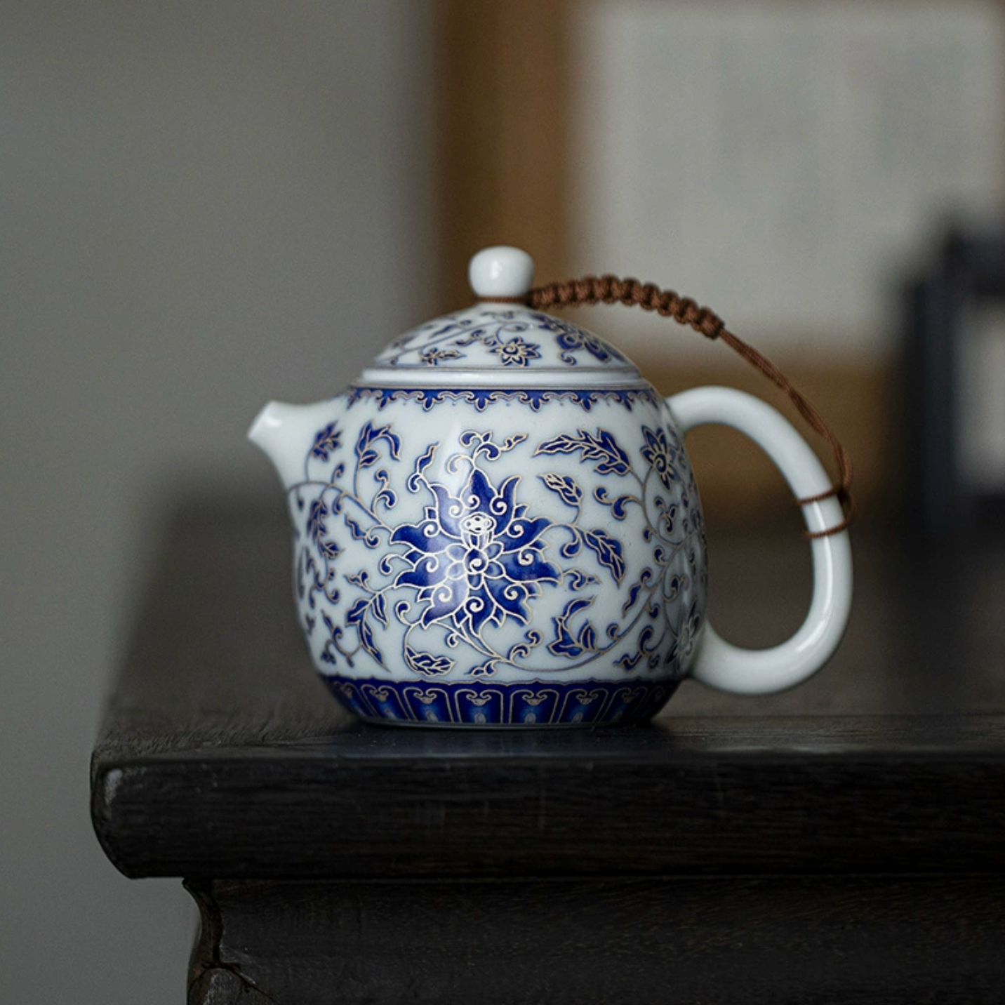 Qing Hua Lotus Vines Longdan Tea Pot