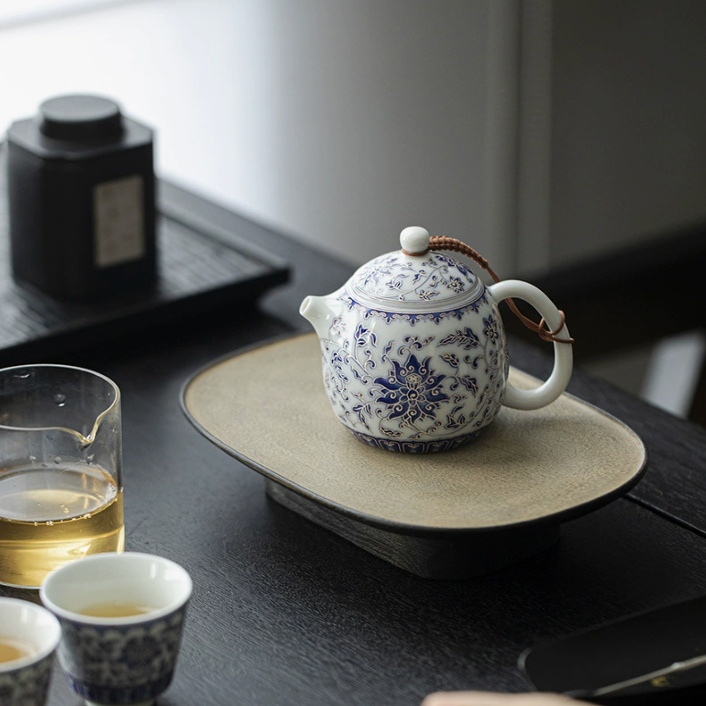 Qing Hua Lotus Vines Longdan Tea Pot