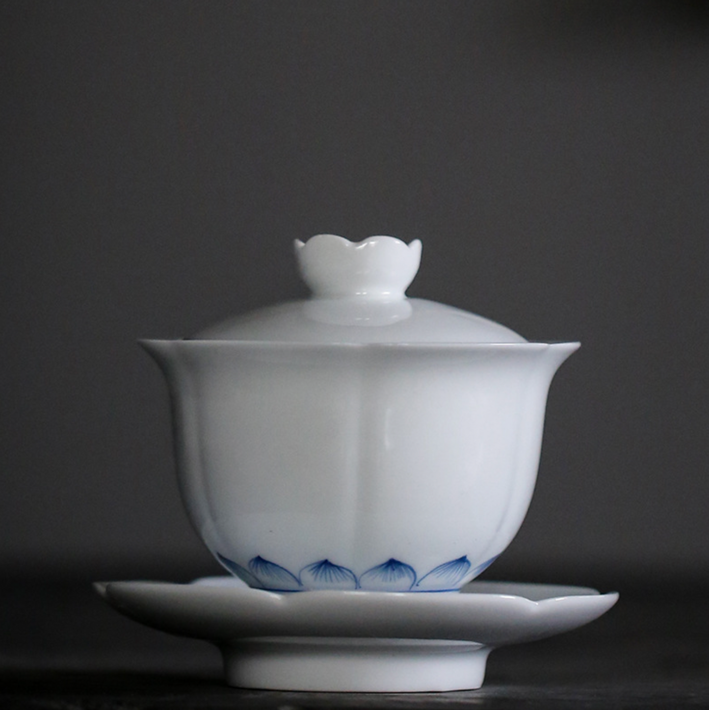 Qing Hua Lotus Petal Covered Bowl (盖碗)