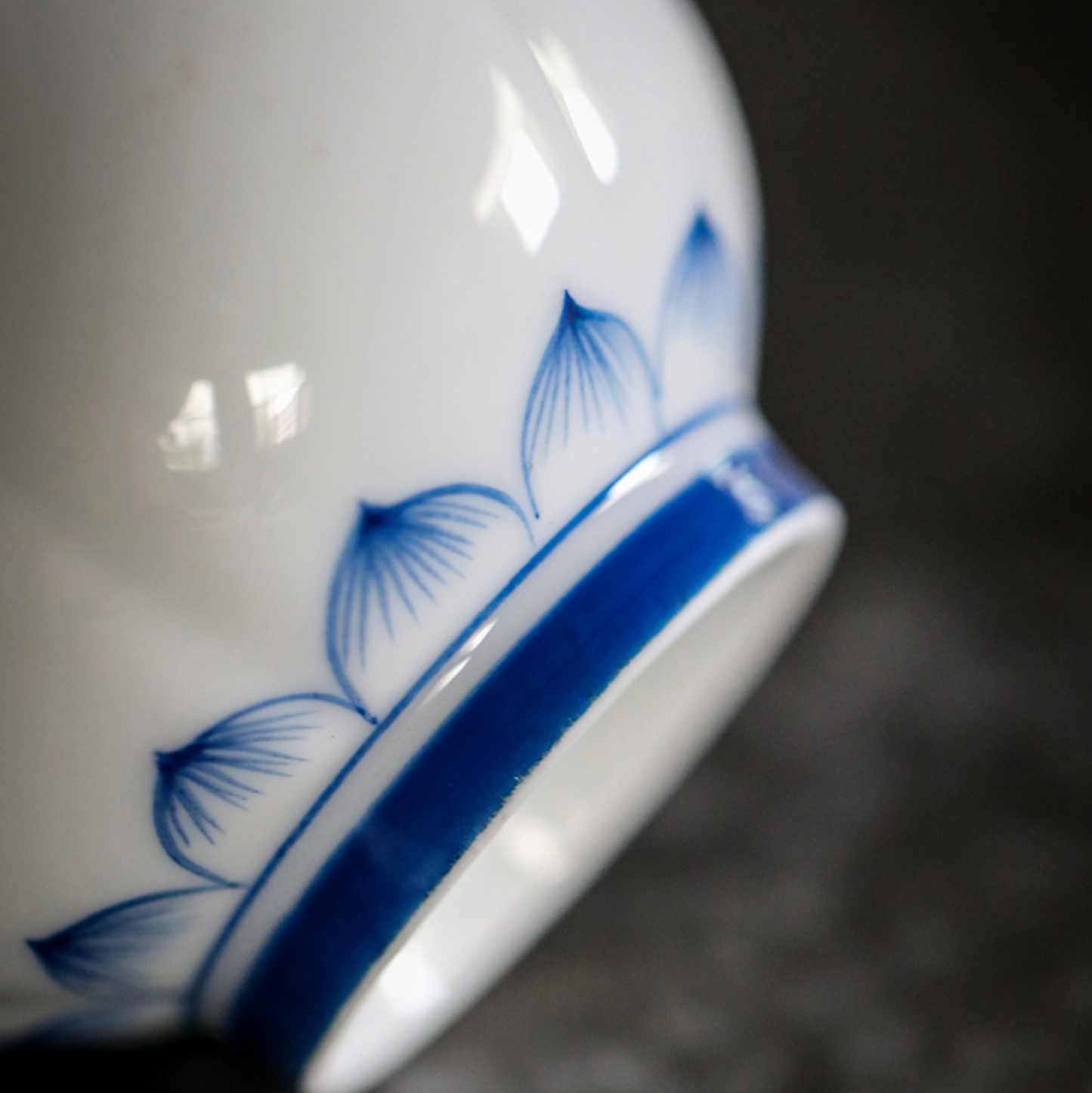 Qing Hua Lotus Petal Covered Bowl (盖碗)