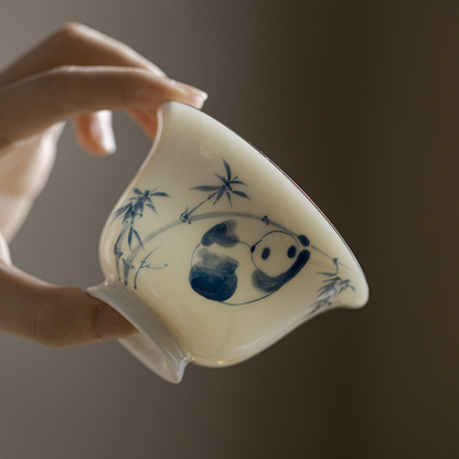 Qing Hua Panda Covered Tea Cup