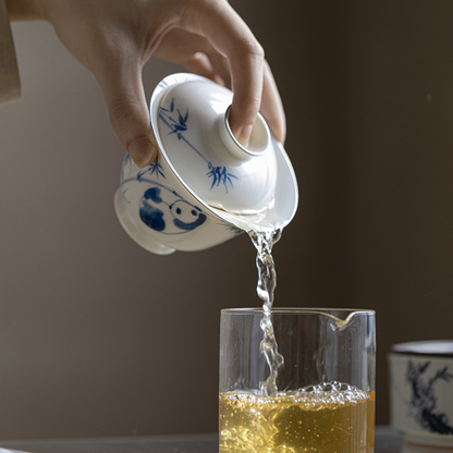 Qing Hua Panda Covered Tea Cup